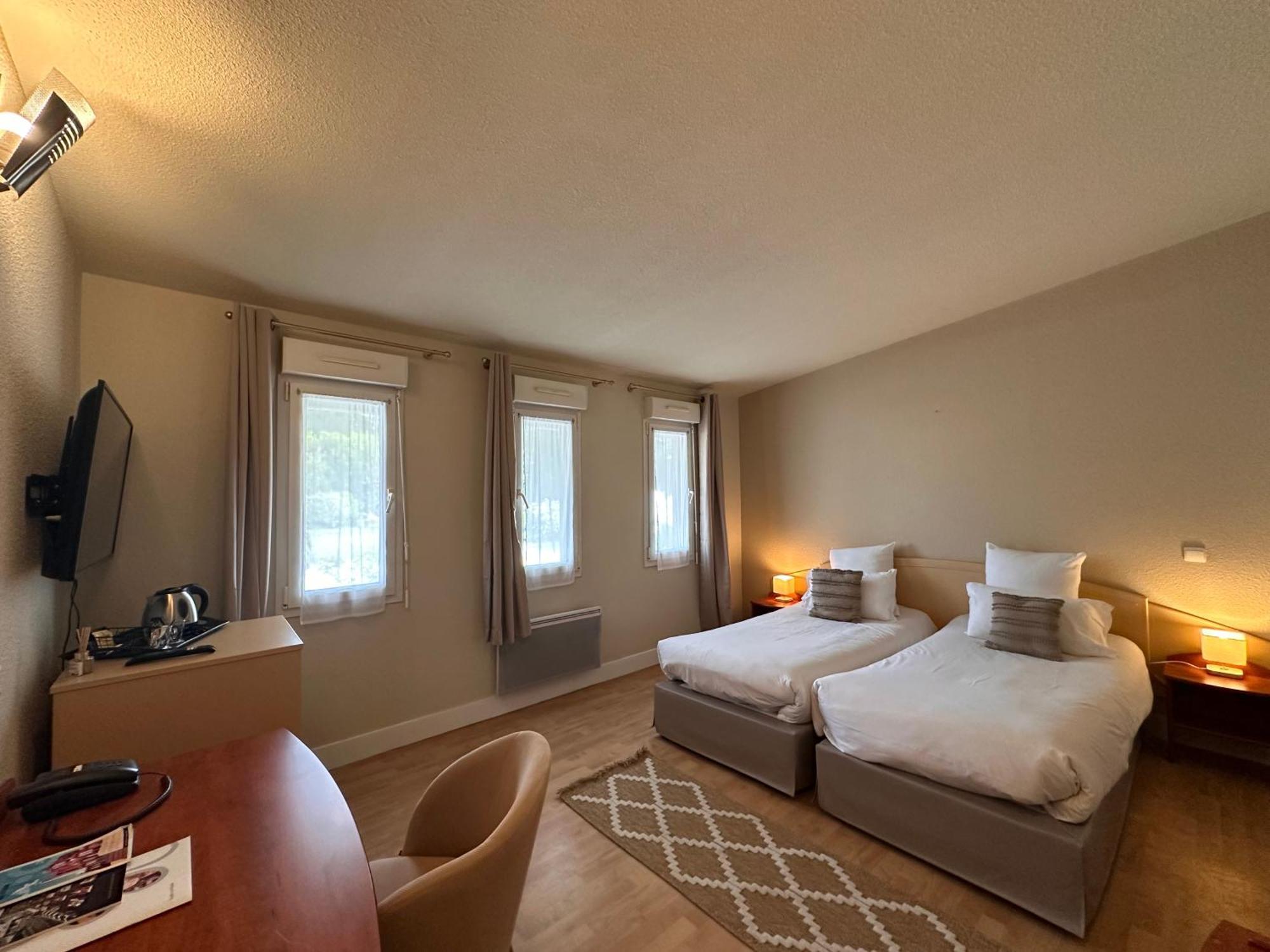 Hotel - Domaine De La Blanchardiere - Le Mans Change  Экстерьер фото