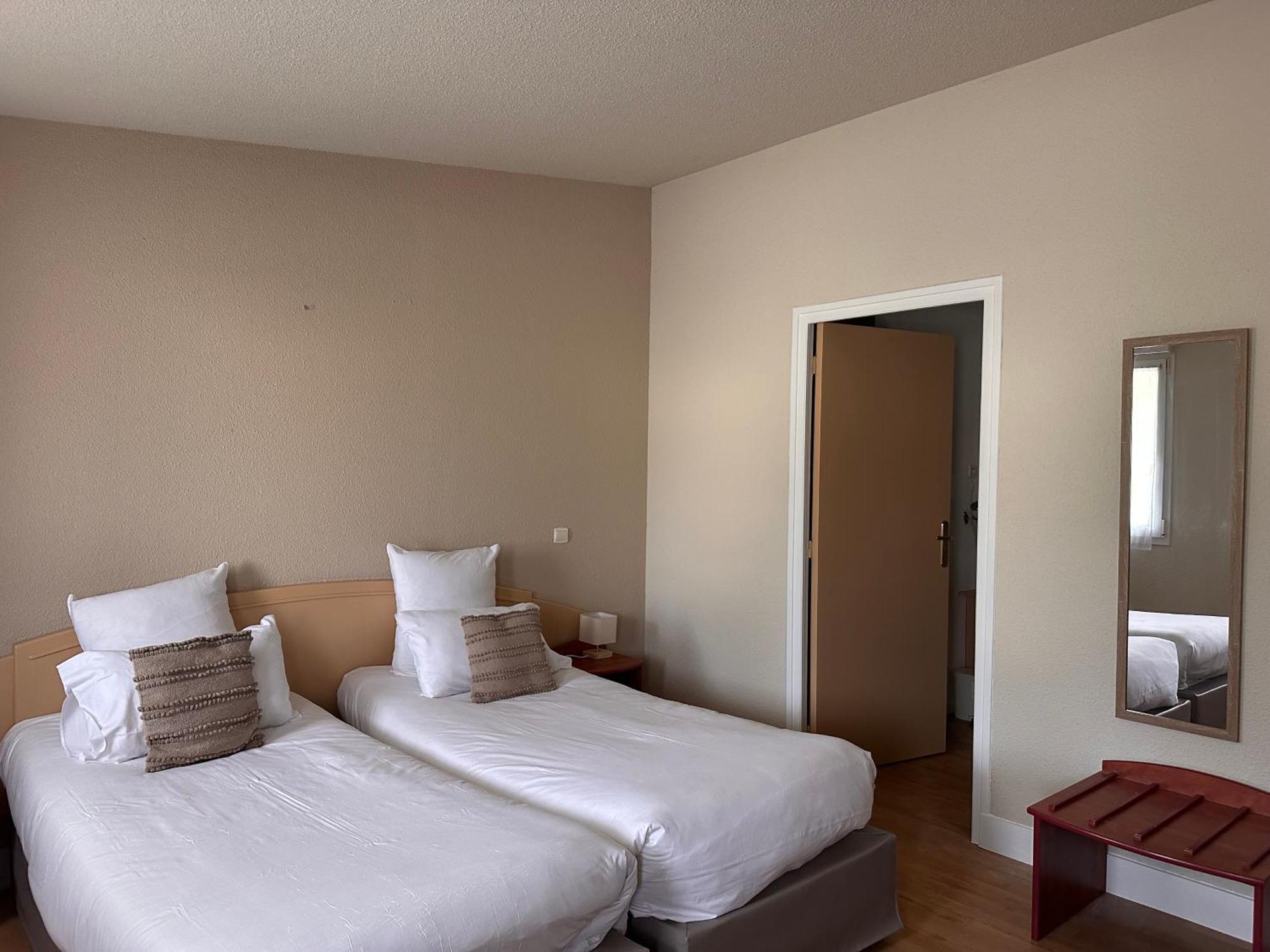 Hotel - Domaine De La Blanchardiere - Le Mans Change  Экстерьер фото