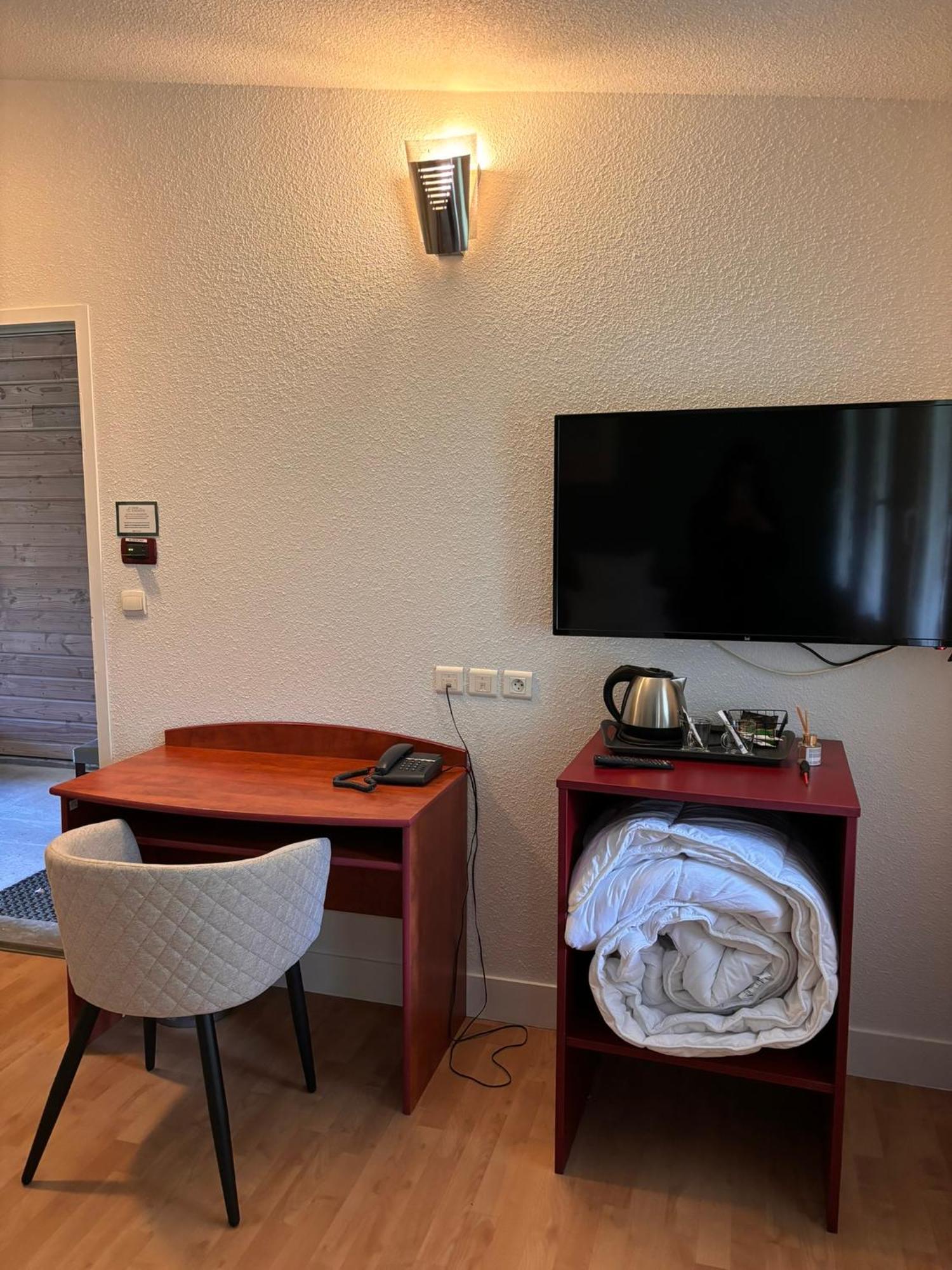 Hotel - Domaine De La Blanchardiere - Le Mans Change  Экстерьер фото
