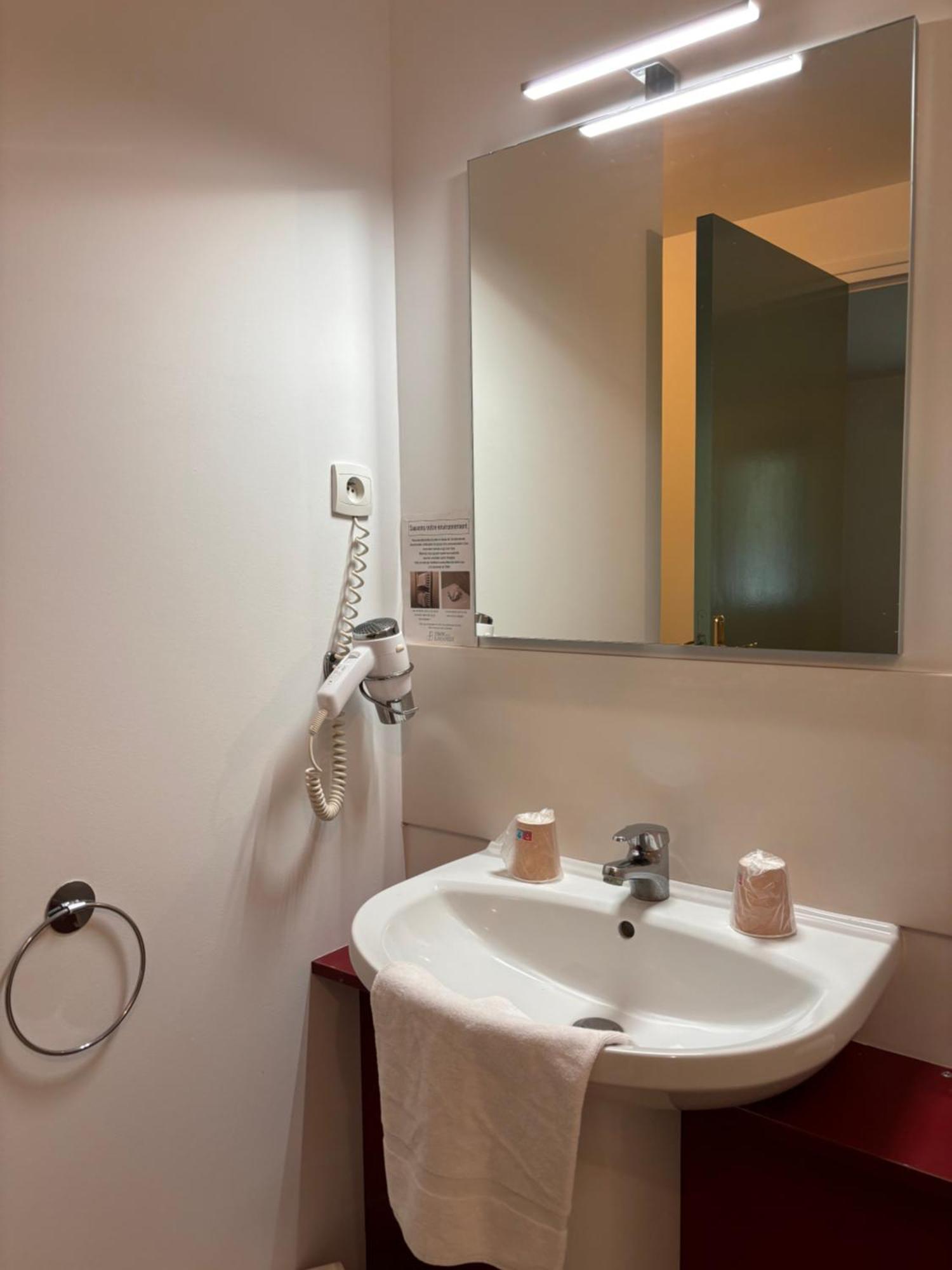 Hotel - Domaine De La Blanchardiere - Le Mans Change  Экстерьер фото