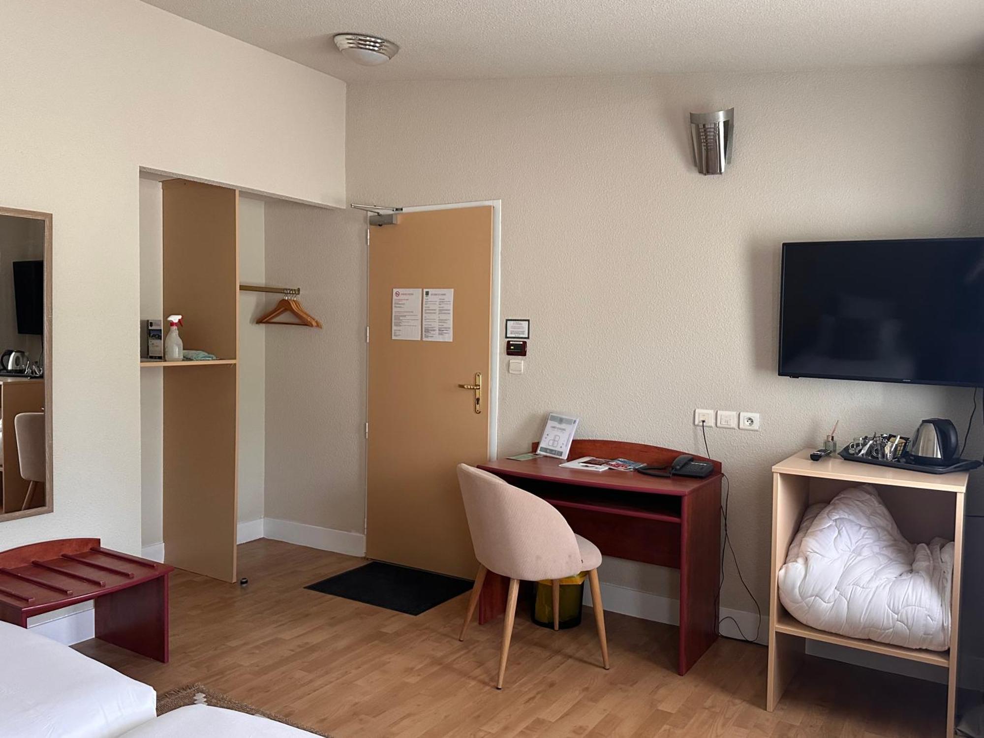 Hotel - Domaine De La Blanchardiere - Le Mans Change  Экстерьер фото